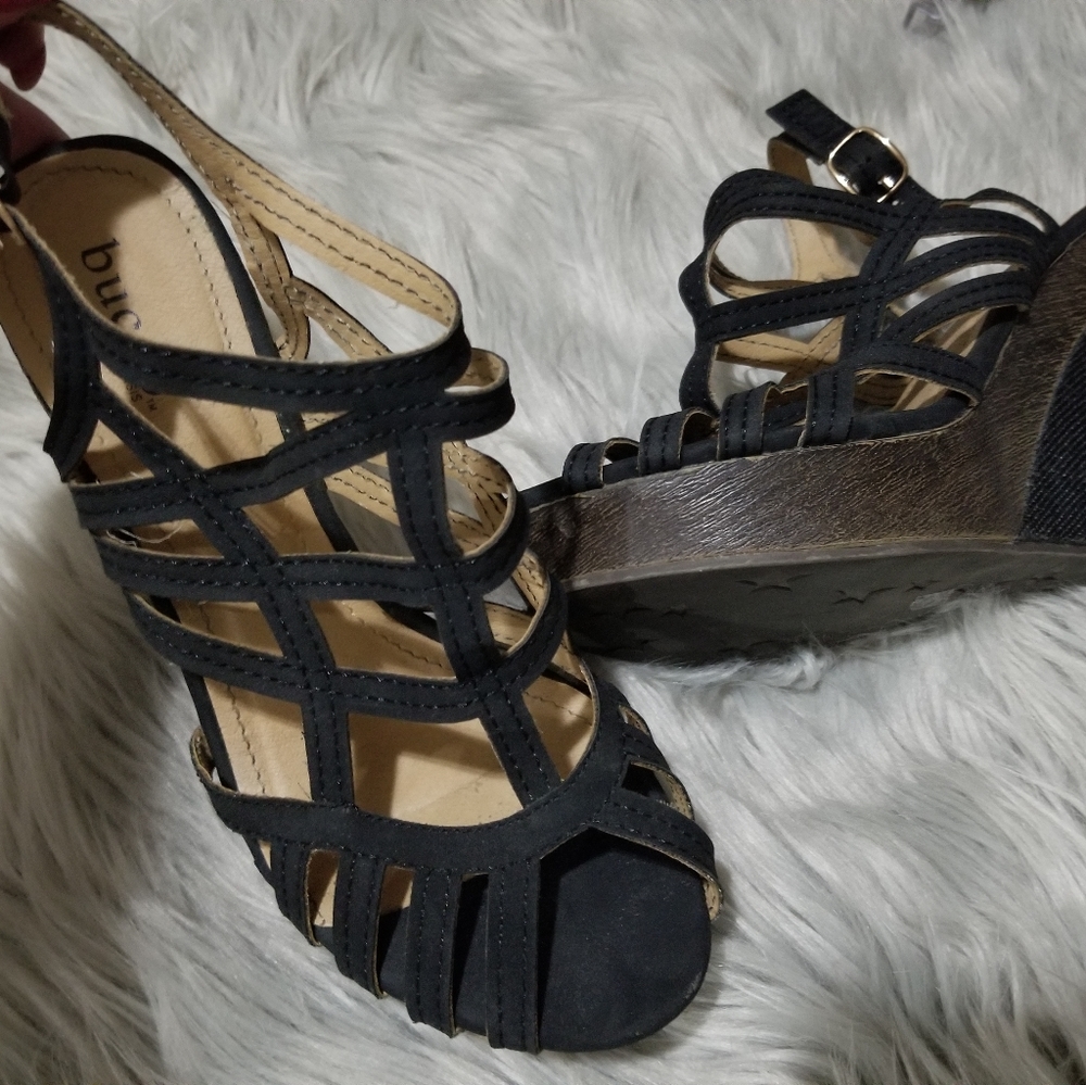 Bucco strappy wedge